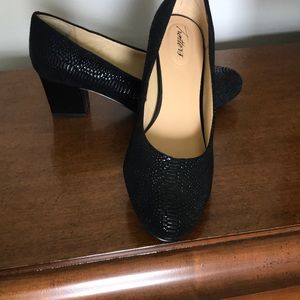 NWOB Trotters Brand New Heels SZ 9.5 WW